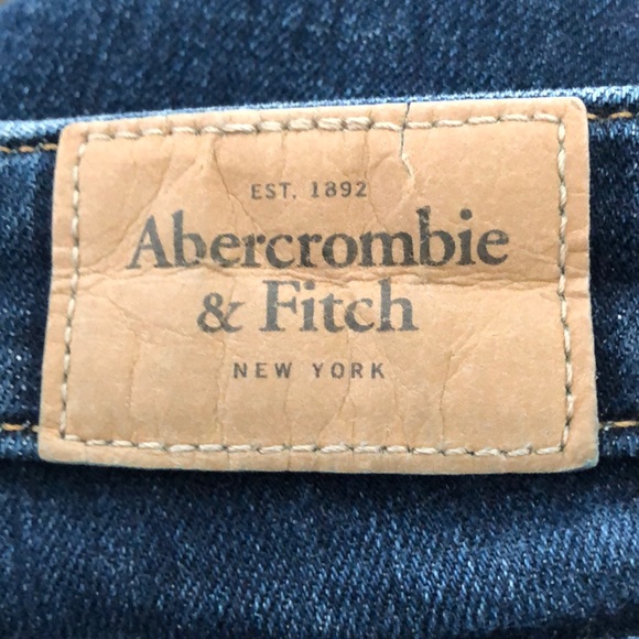 Abercrombie & Fitch - Picture 3 of 5